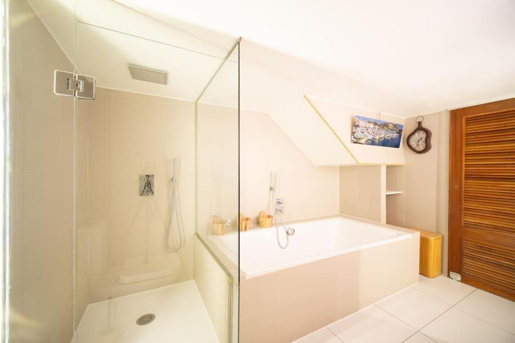 Air-Conditioned Loft In The Heart Of The Old Port Marseilles Buitenkant foto